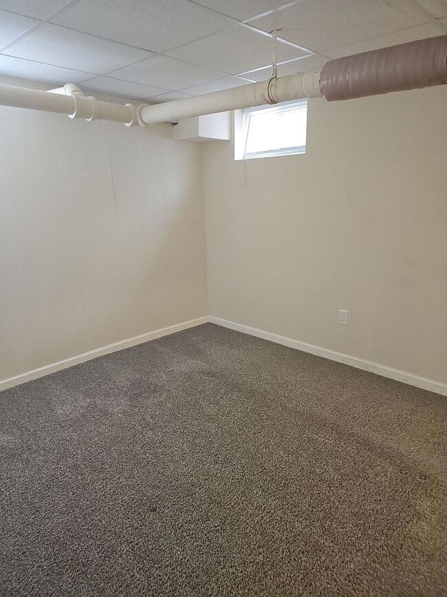 Building Photo - 1 Bed - 1 Bath - Walk to Ball State!
