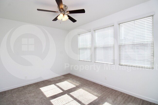 Building Photo - 1130 E Armstrong Wy
