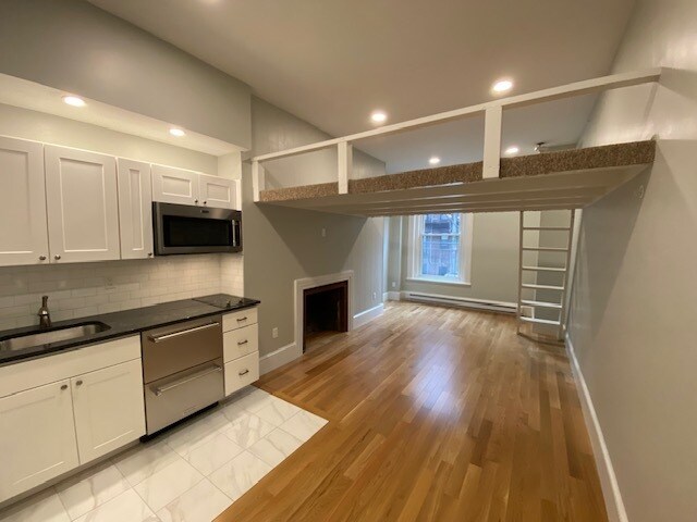 Building Photo - 397 Marlborough St