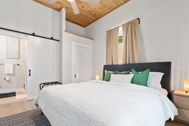 Building Photo - 308 Keller St