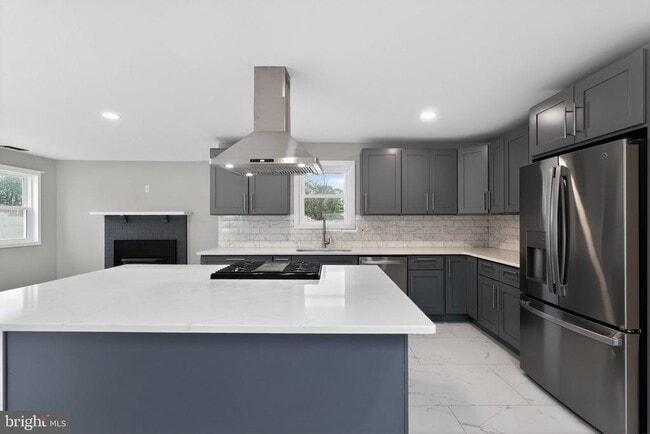 Building Photo - 109 Oak Ave