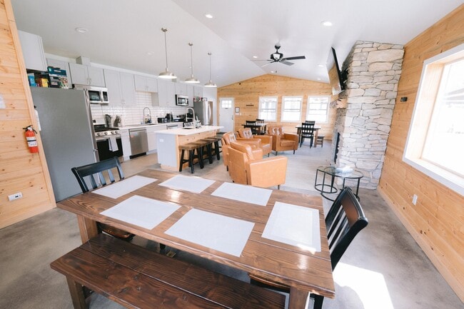 Building Photo - 48561 Rustic Ave