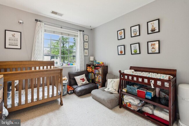 Building Photo - Welcome to this beautifully updated three ...