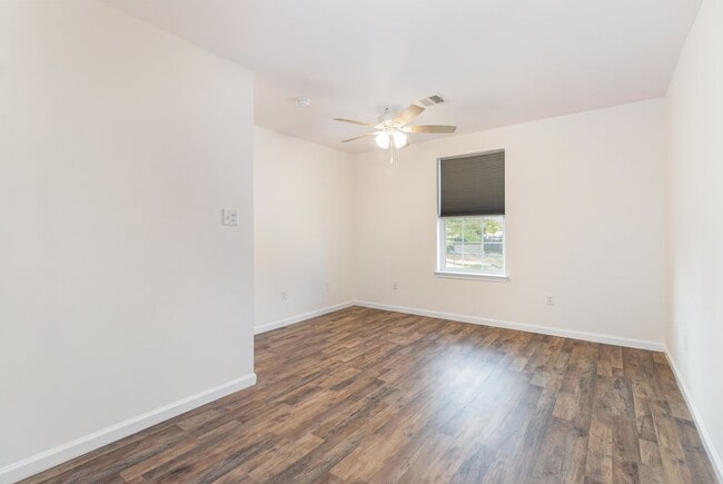 Building Photo - 3 bedroom townhouse in Carlisle