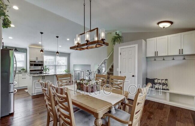 Building Photo - 16681 Martingale Dr