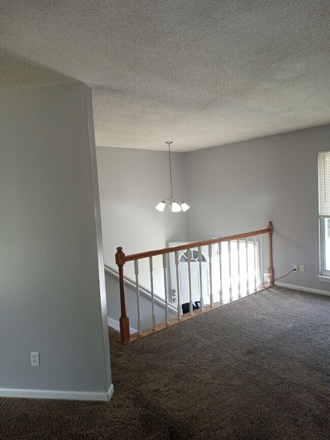 Building Photo - 501 W Mauller Rd