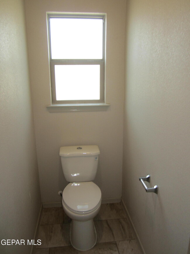 Building Photo - 323 Malta St