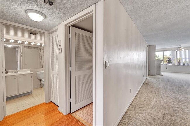 Building Photo - 9633 N Belfort Cir