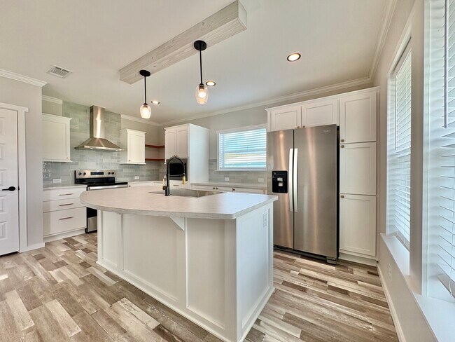 Building Photo - 5715 Camelford Dr