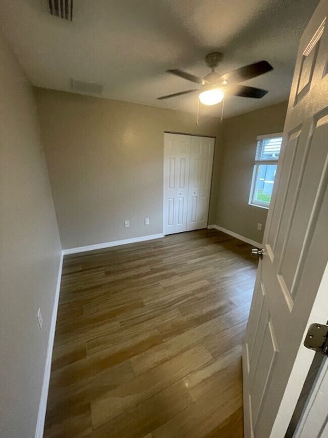 Building Photo - Duplex for rent