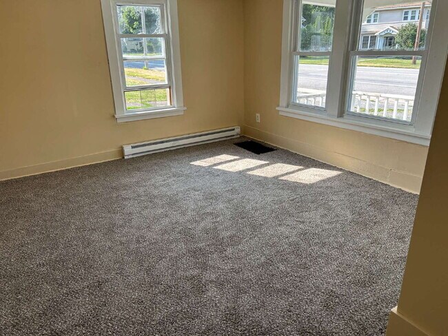 Building Photo - 2 Bedroom Apartment in Caledonia - Available Immediately
