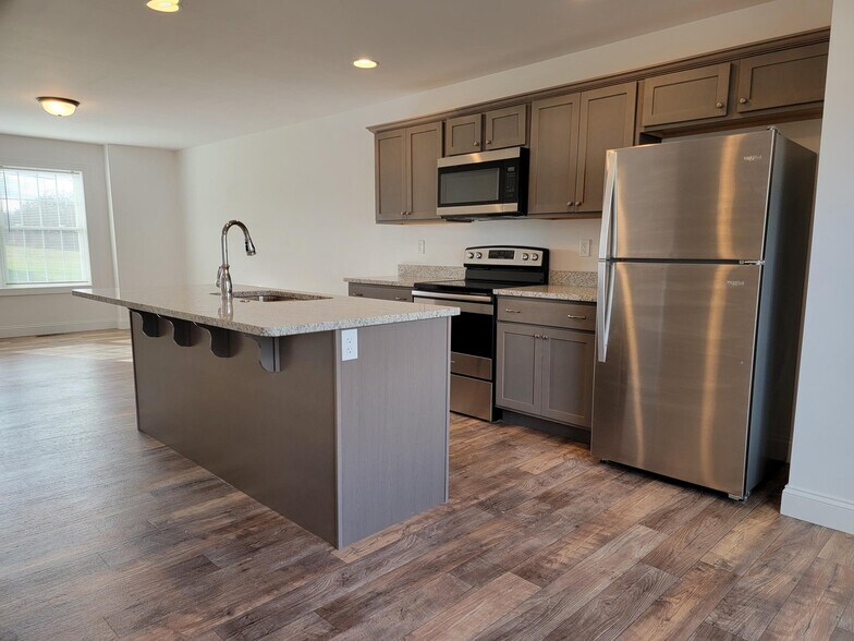 Building Photo - 438 Masonic Dr