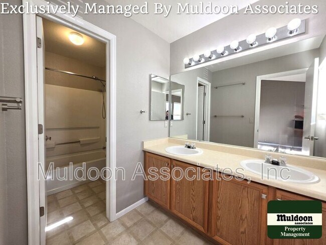 Building Photo - 6017 Ensemble Heights