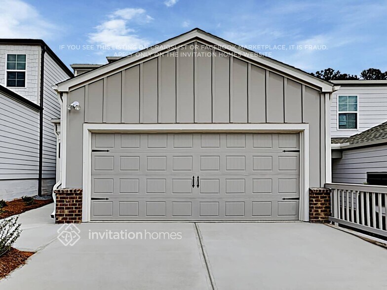 Primary Photo - 121 Webster Cir