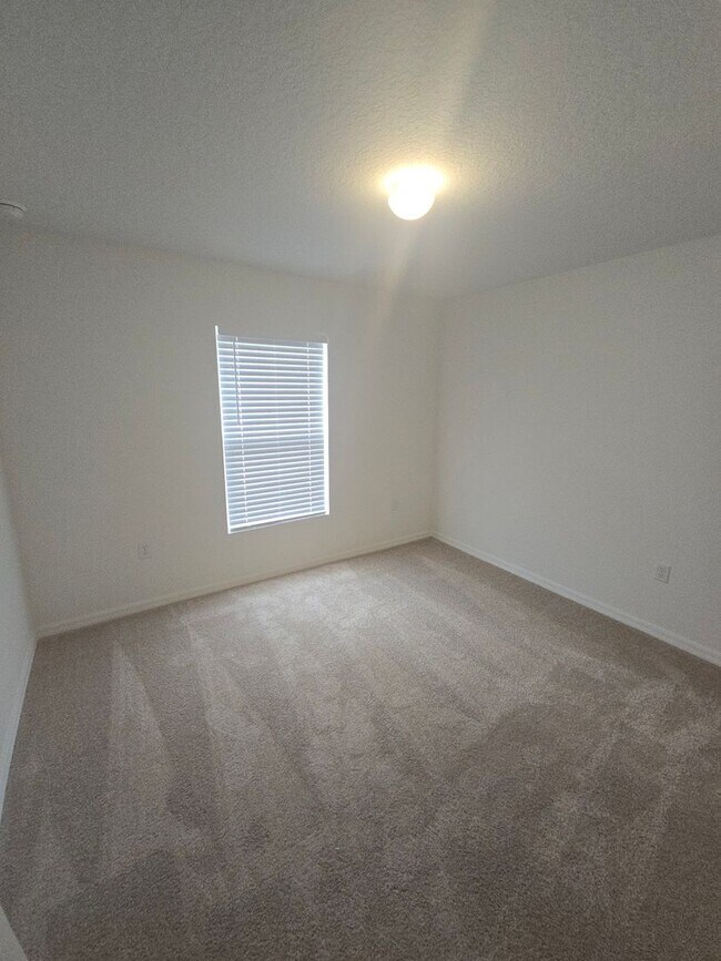 Building Photo - 4 bed 2 bath new construction home