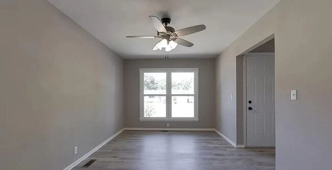 Building Photo - 1726 S Yale St