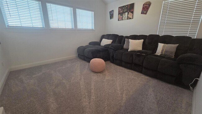 Building Photo - 125 Raleigh Dr