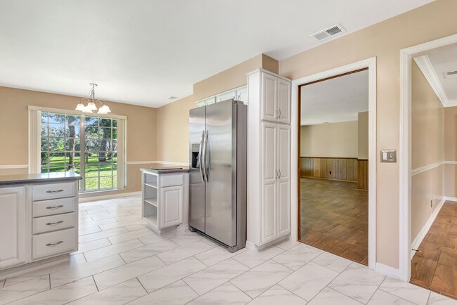 Building Photo - 119 Rio Pinar Dr