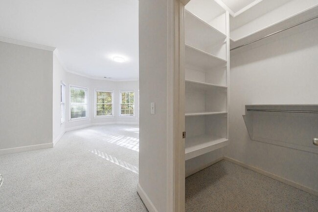 Building Photo - 2883 Thurleston Ln