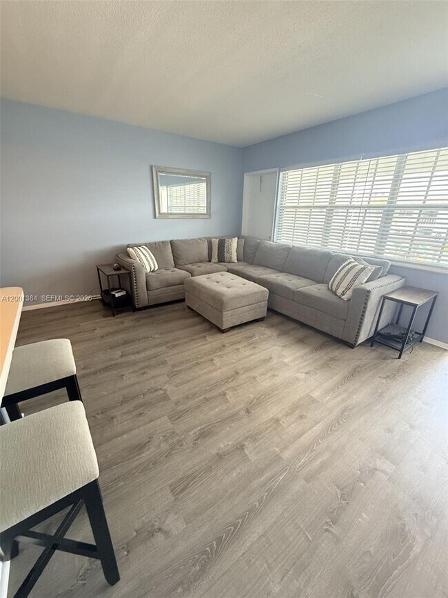 Building Photo - 5201 NE 24th Terrace