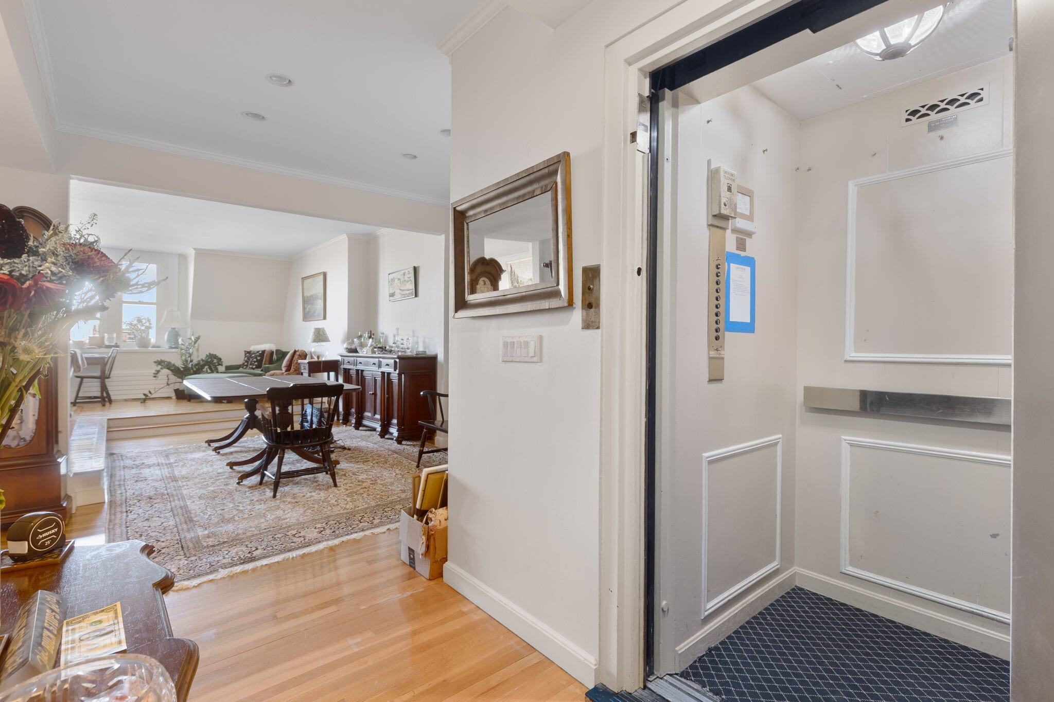 Building Photo - 122 Beacon St