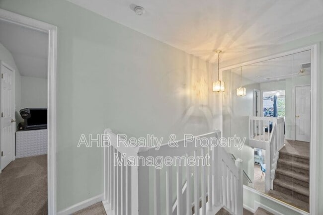 Building Photo - 949 Pensford Dr