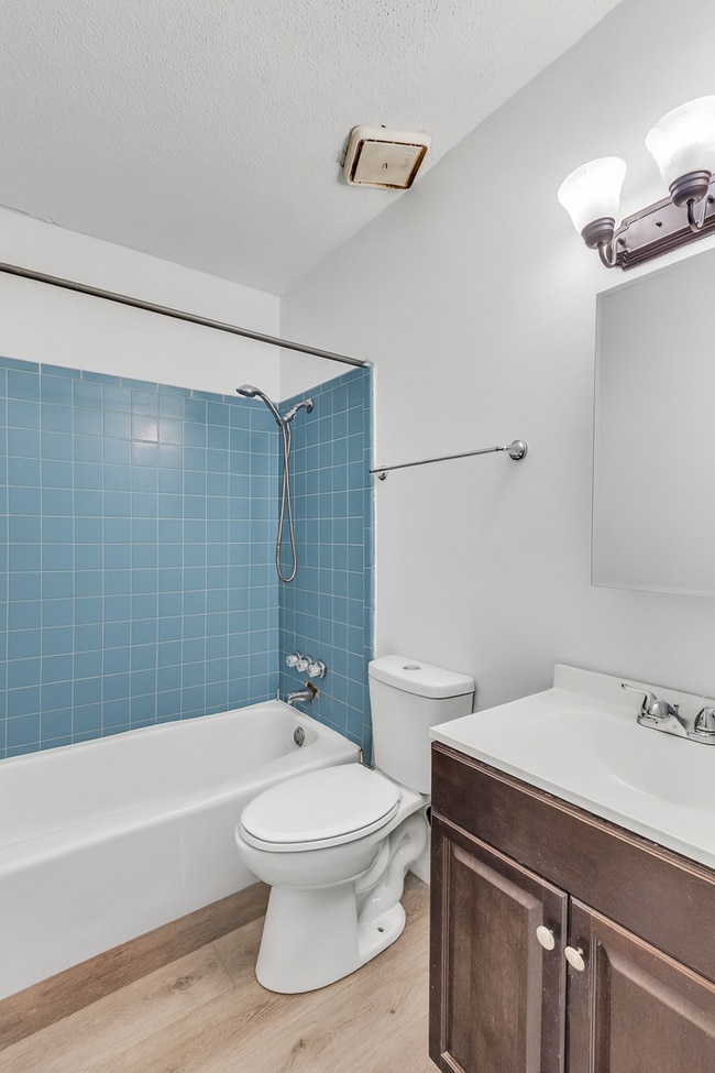 Building Photo - MOVE IN SPECIAL!!! $500 off 1st months rent!