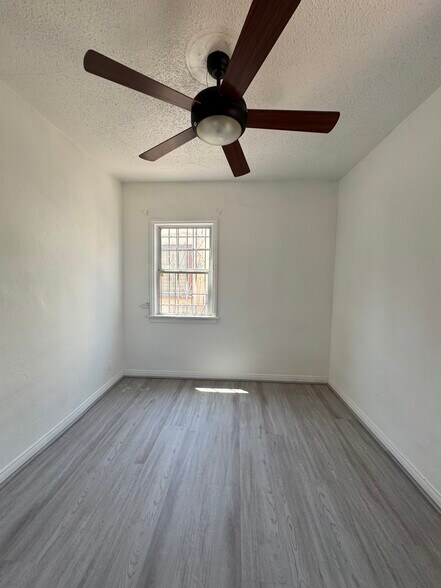 Building Photo - 5031 Romaine St