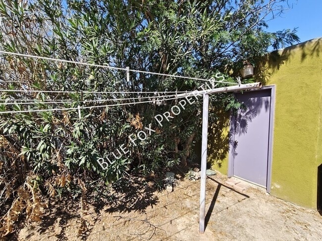 Building Photo - 1211 N Jones Blvd