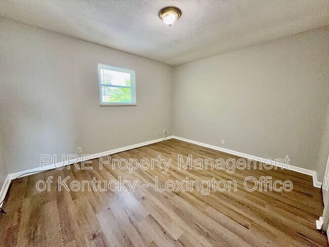 Building Photo - 1517 Steadmantown Ln