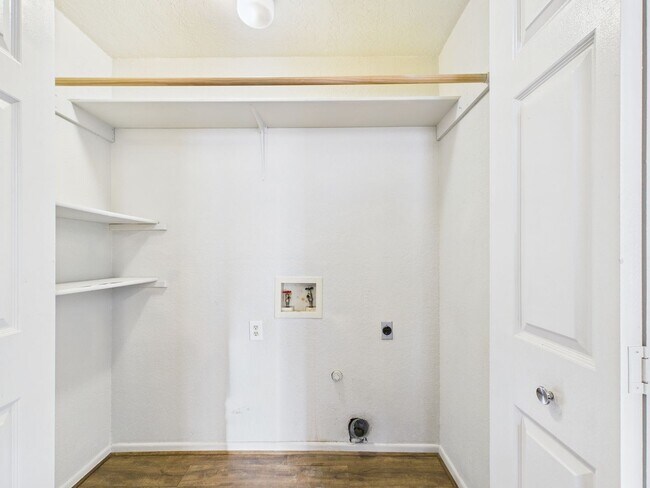 Building Photo - 107 Frederick Rd