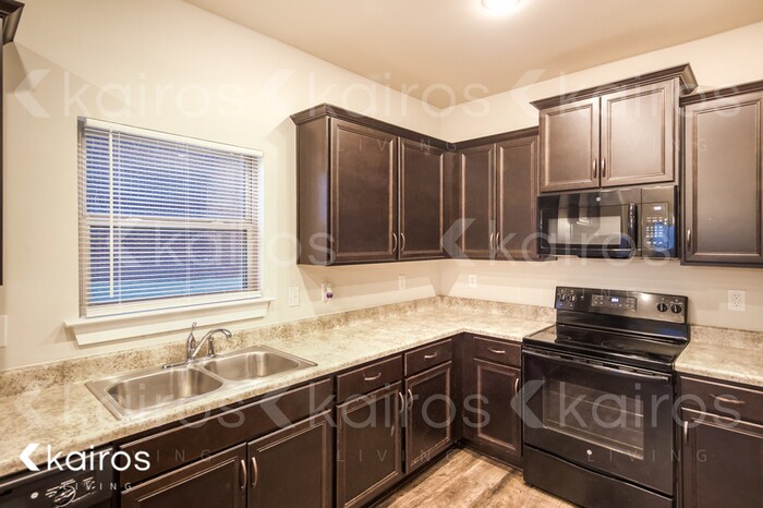 Building Photo - 26186 Valley Ridge Rd