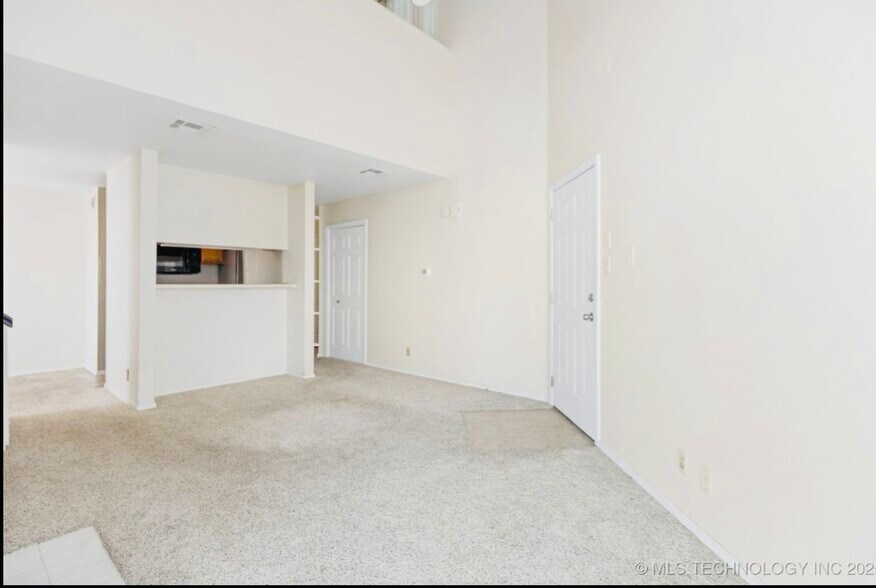 Building Photo - 1802 E 66th Pl