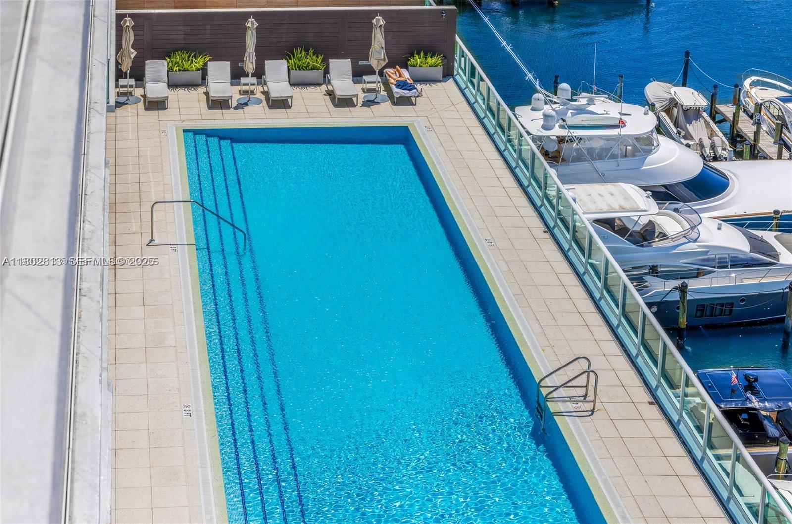 Building Photo - 400 Sunny Isles Blvd