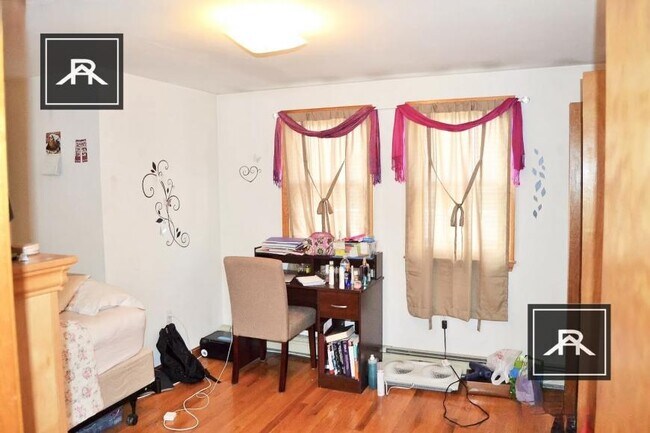Building Photo - 3 bedroom in Brighton MA 02135