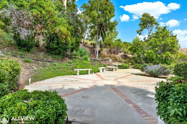 Building Photo - *MOVE IN SPECIAL $750 OFF FIRST MONTH'S RE...