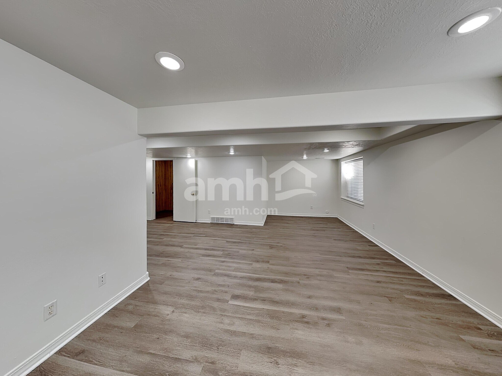 Building Photo - 14354 S Debrian Way