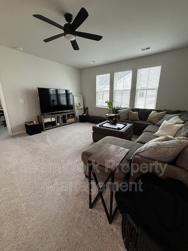 Building Photo - 214 Narrowleaf Ave