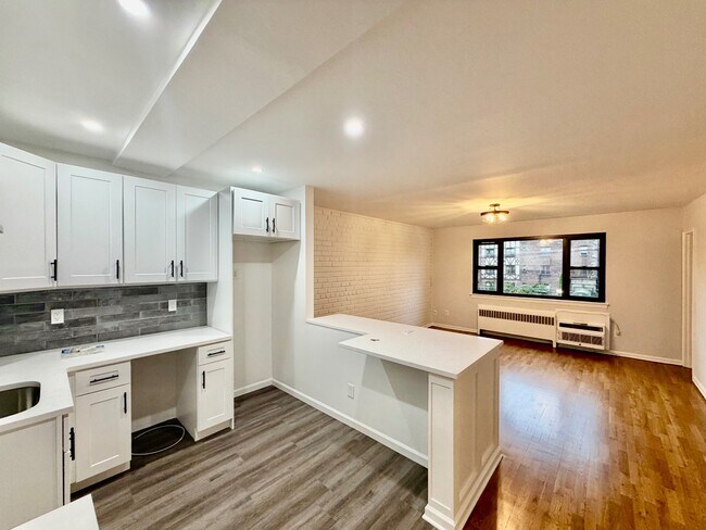 Building Photo - 115 Stonelea Pl