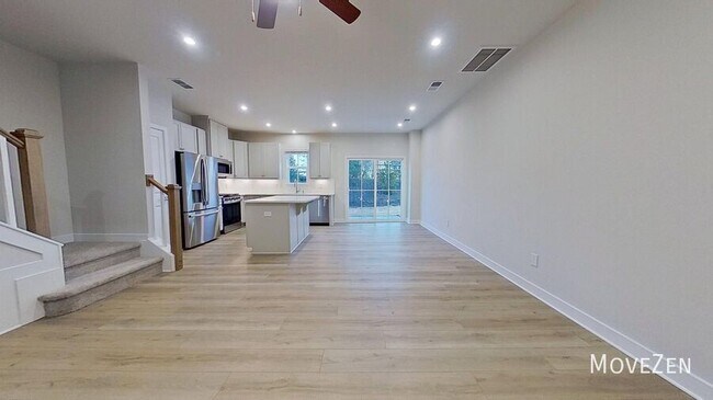 Building Photo - 208 Lograto Ln