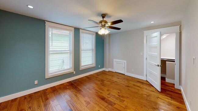 Building Photo - 215 16th St