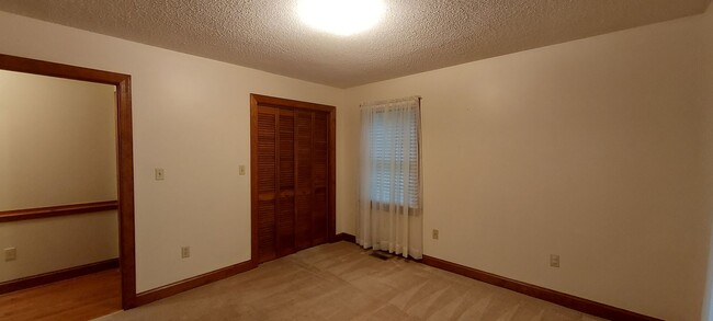 Building Photo - Beautiful Ranch in desirable location