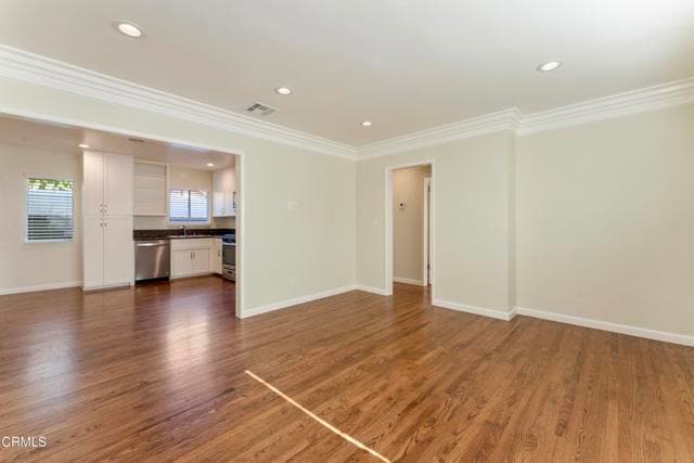 Building Photo - 420 Violet Ave