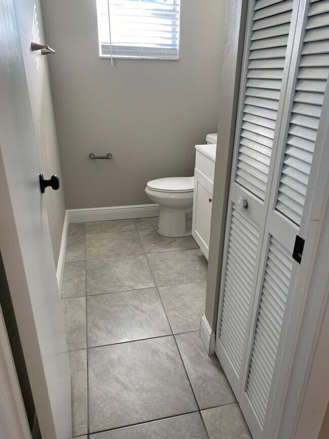 Building Photo - 1425 Croftwood Dr