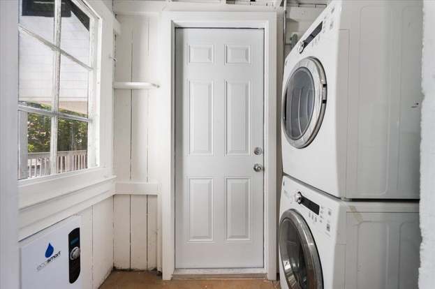 Building Photo - 301 Central Dr