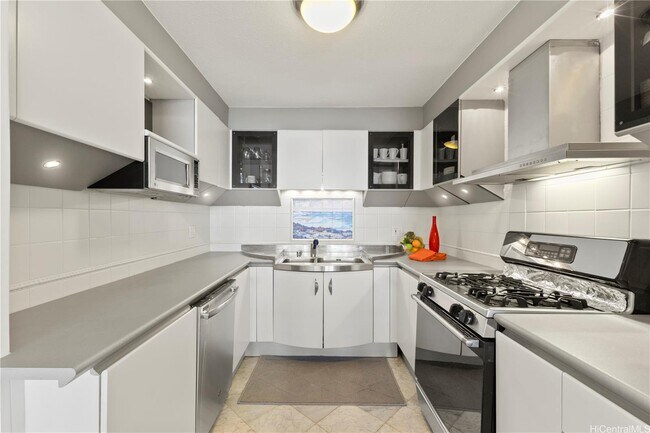 Building Photo - 1650 Ala Moana Blvd