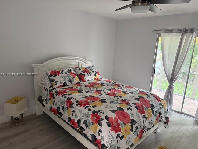 Building Photo - 1102 Bahama Bend