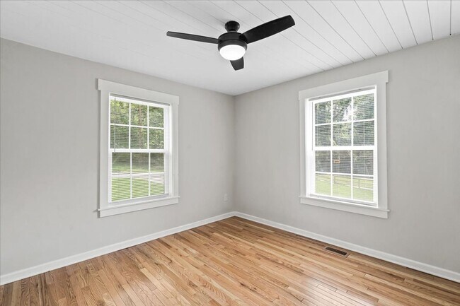 Building Photo - 112 McCary St