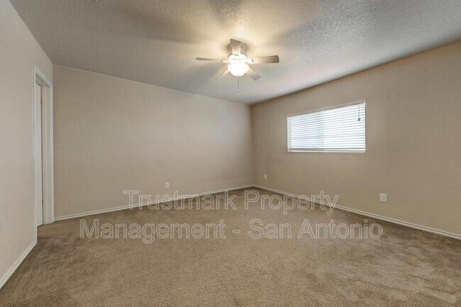 Building Photo - 7927 Horse Hollow