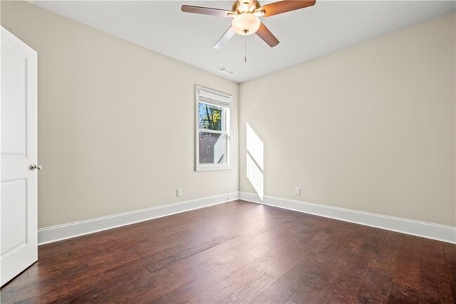 Building Photo - 710 Deer Holw Trce